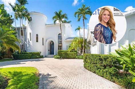 where does shakira live now